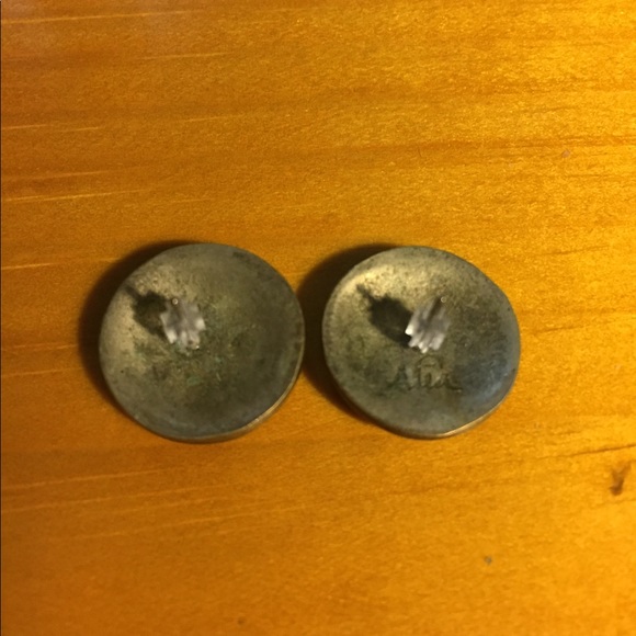 Mother of pearl flower earrings - Picture 3 of 3